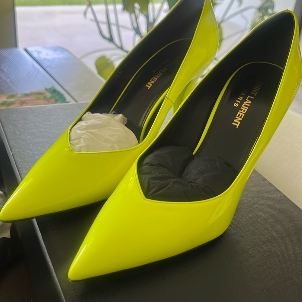 Saint Laurent Fluo Yellow heels 👠